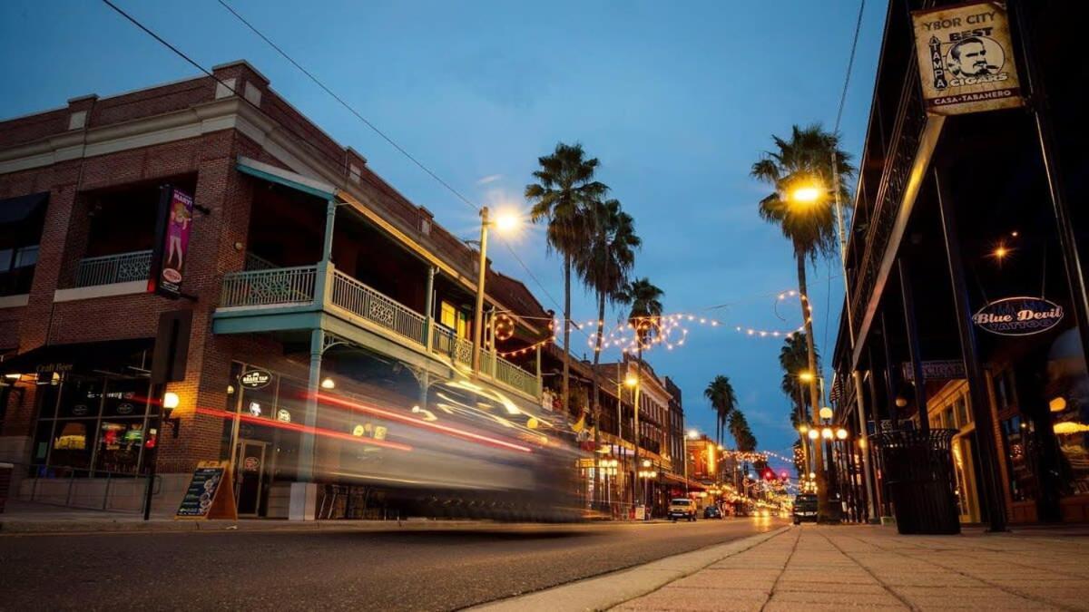 Budget Friendly Sleeps 8 Discounts Available Tampa Extérieur photo