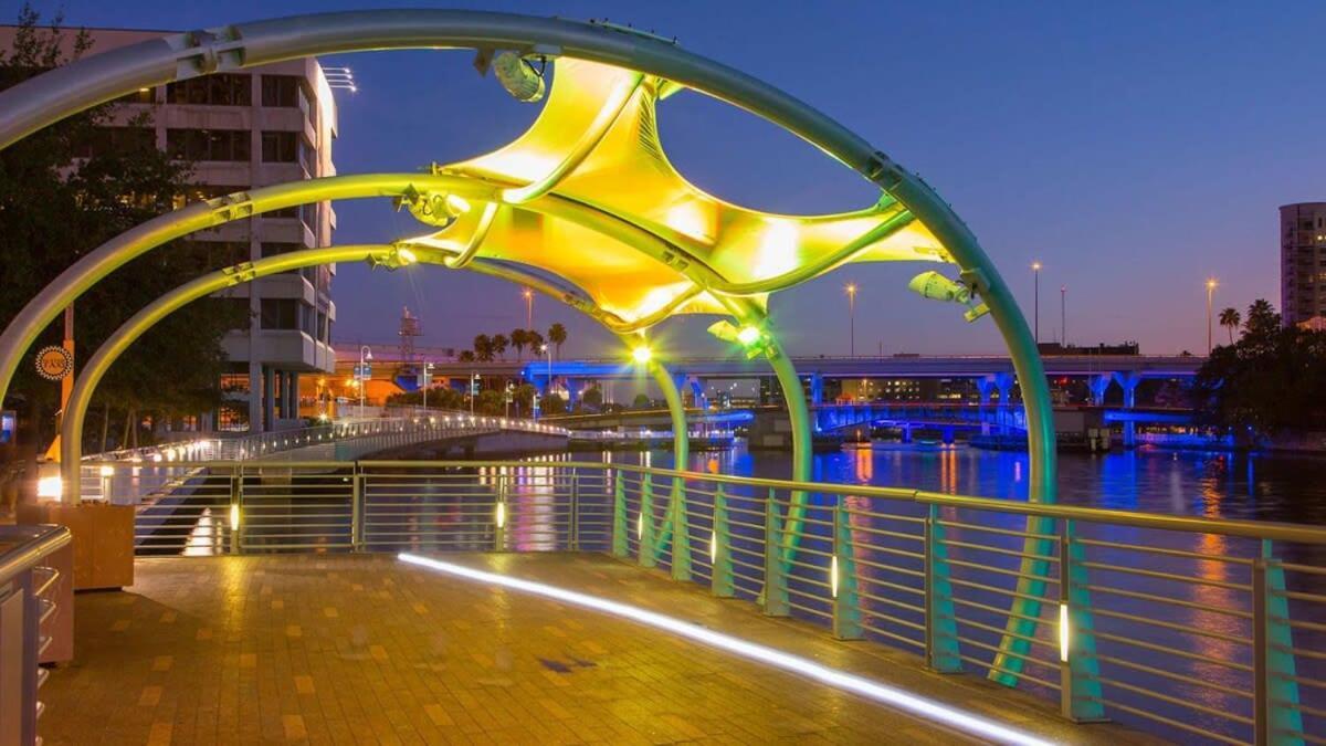 Budget Friendly Sleeps 8 Discounts Available Tampa Extérieur photo